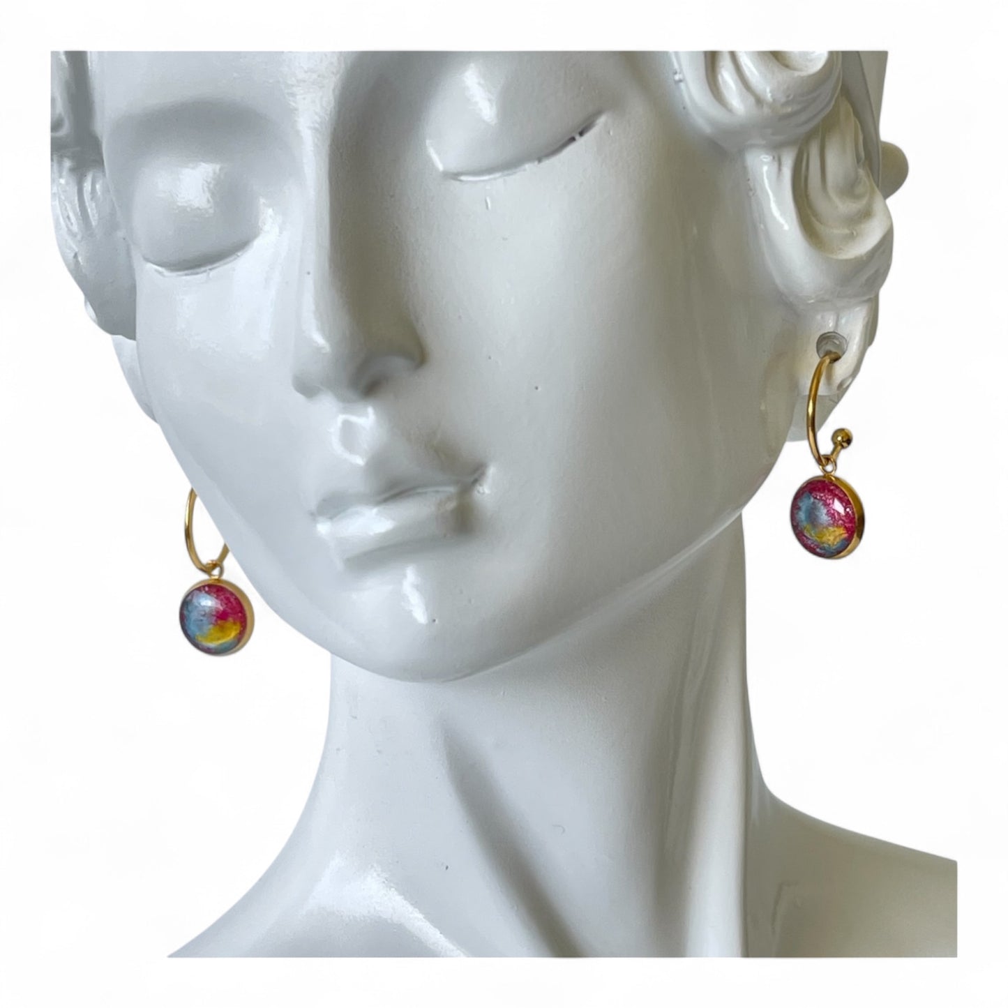 Multi-colored accented hoop earrings in gold plated stainless steel