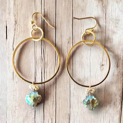 Drop earrings in Gold plated Stainess Steel with Clover leave bead accent