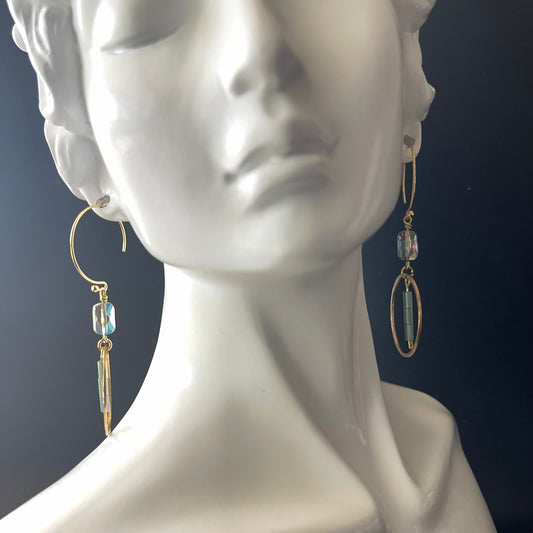 Dangle Earrings in Gold color