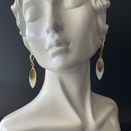Drop Earrings in Gold