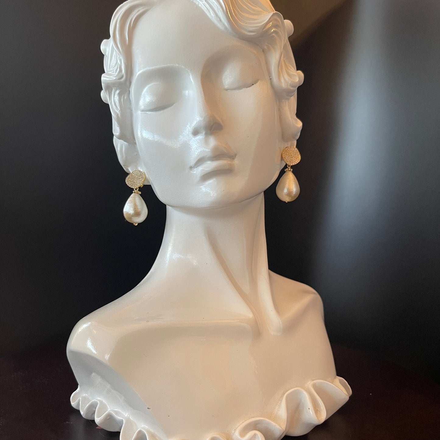 White Japenese Cotton Pearl Gold Earring