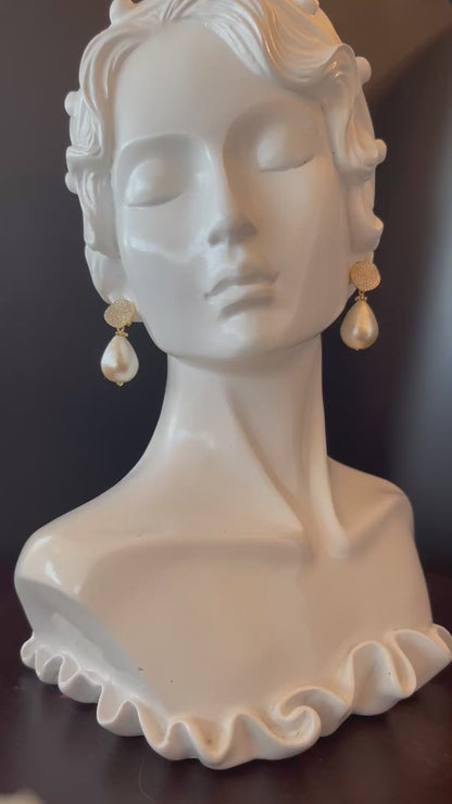White Japenese Cotton Pearl Gold Earring